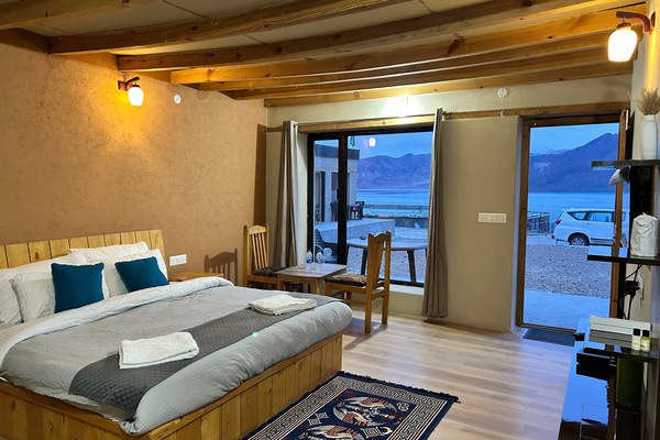 Deluxe Double or Twin Room, Lake View | Soundproofing