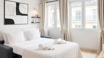 Apartamento, vista para o pátio | Área de estar | Smart TV 80 cm com canais digitais