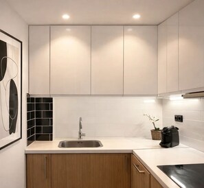 Apartment, Courtyard View | Private kitchen | Espresso maker, electric kettle, toaster, freezer - 1549 Anjou (Paris)