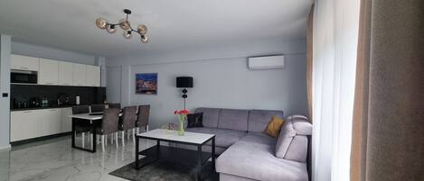 書桌、手提電腦工作空間、熨斗/熨衫板、免費 Wi-Fi