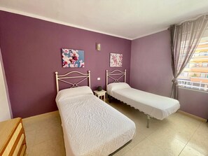 2 bedrooms, iron/ironing board, free WiFi, bed sheets