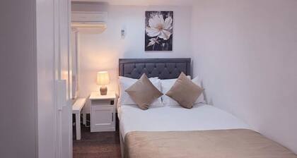 Courtyard Lodge - Room 10