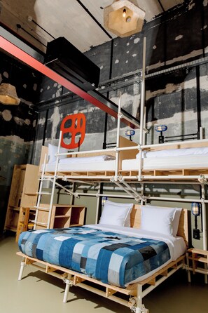 Familienzimmer | Zimmersafe, Verdunkelungsvorhänge, schallisolierte Zimmer