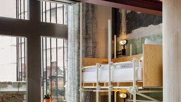 Habitación familiar | Caja fuerte, cortinas opacas, sistema de insonorización y wifi gratis