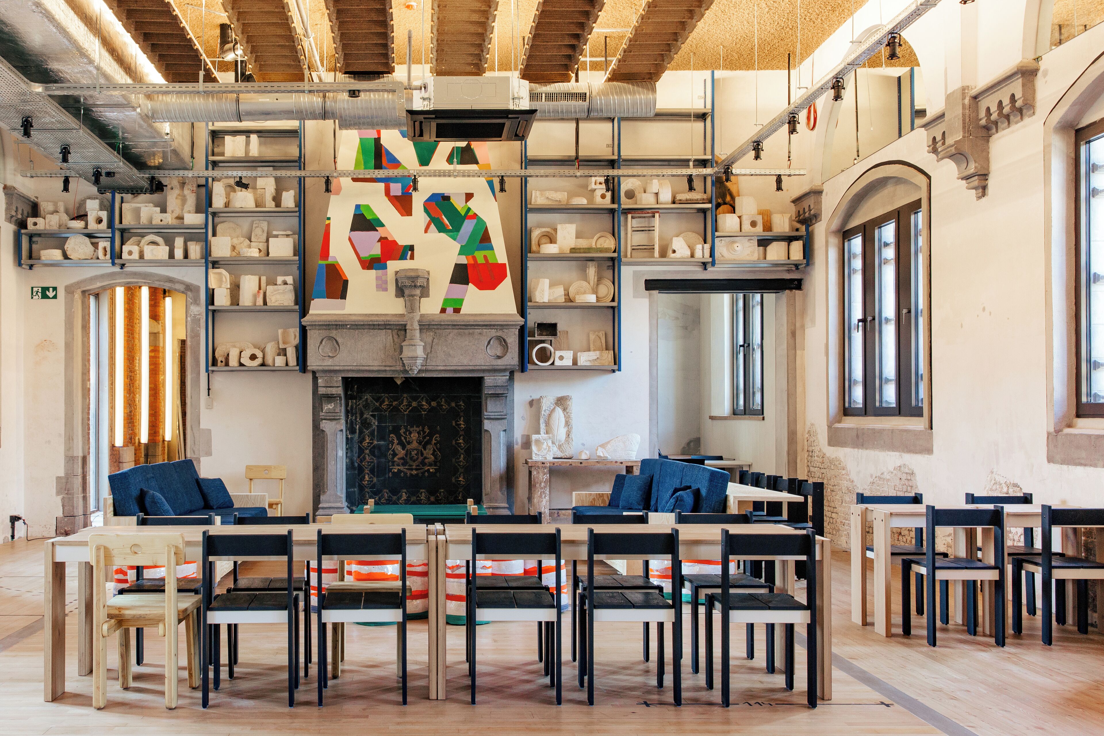 每日供应自助式早餐（每人 EUR 19）