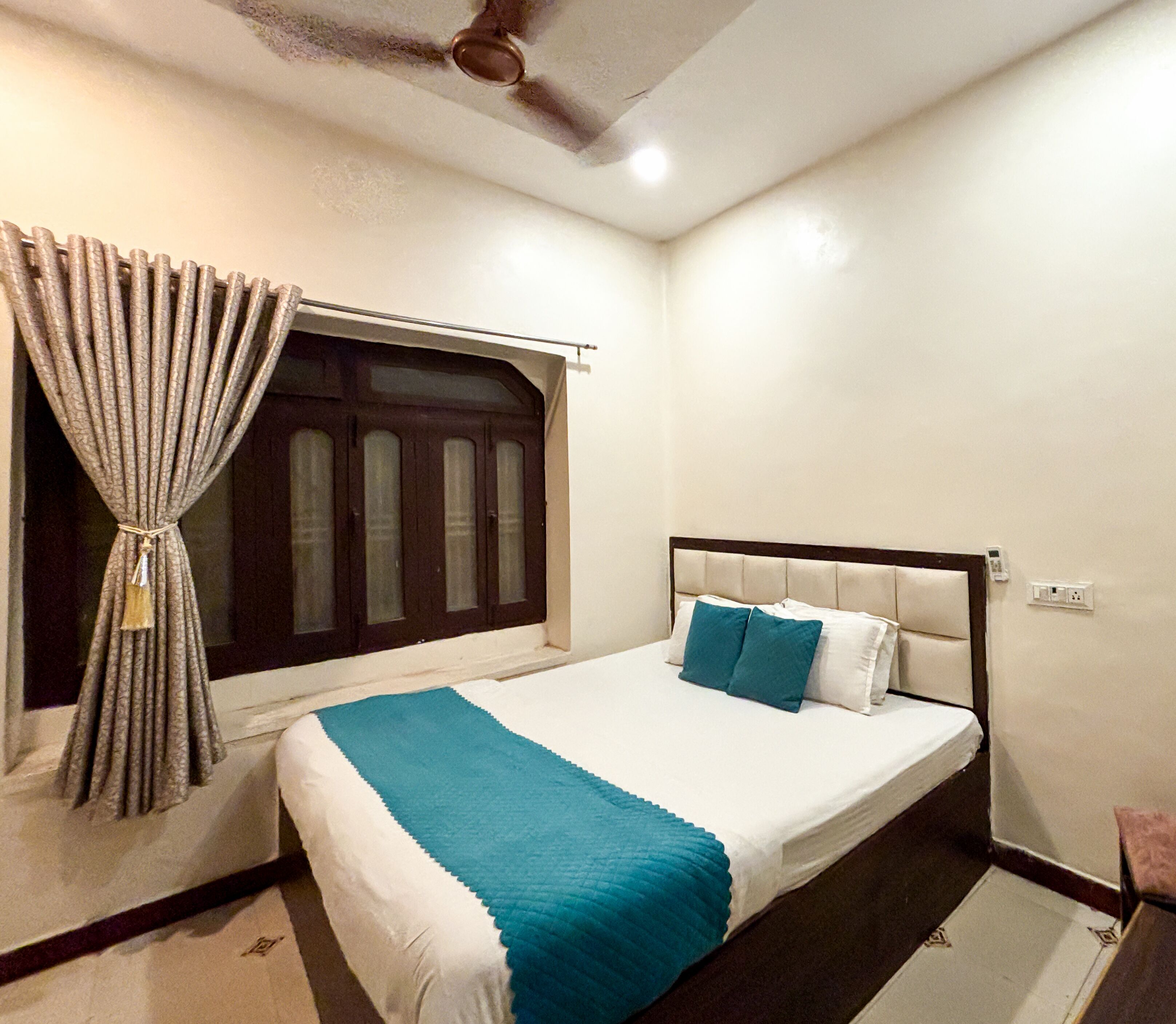 Kamar Standar | Setrika/meja setrika dan Wi-Fi gratis