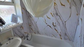 ํ์ฐ์ค, ์นจ์ค 3๊ฐ, ์ฃผ๋ฐฉ | ์์ค