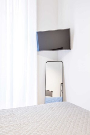 Deluxe Condo, City View