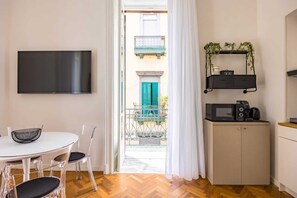 Deluxe Condo, City View | Living area