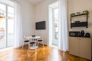 Deluxe Condo, City View | Living area