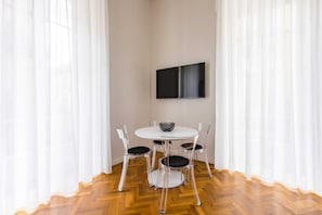 Condo Deluxe, quang cảnh thành phố | Khu phòng khách