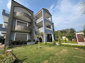 Front of property - River Home Stay (Ramnagar)