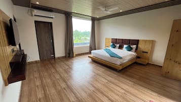 Habitación familiar doble, balcón, vistas al río | Wifi gratis