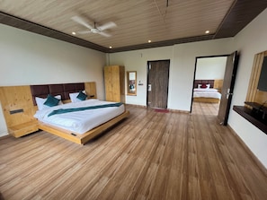 Family Double Room, Balcony, River View | Free WiFi - River Home Stay (Ramnagar)