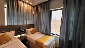 Desk, soundproofing, free WiFi