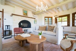 Televisie en een open haard