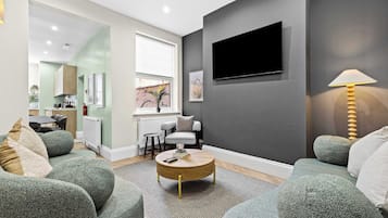 Televisión, oficina