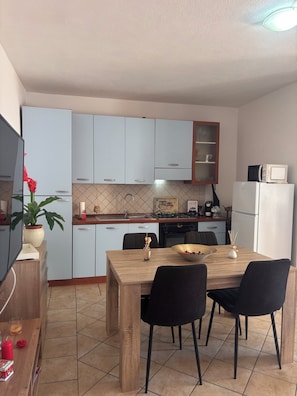 Microwave, oven, stovetop