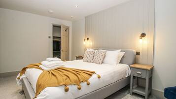 3 bedrooms, individually decorated, individually furnished, free WiFi