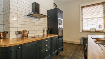 Dishwasher, cookware/dishes/utensils