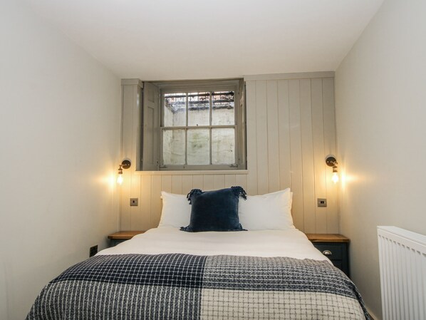 3 bedrooms, individually decorated, individually furnished, free WiFi