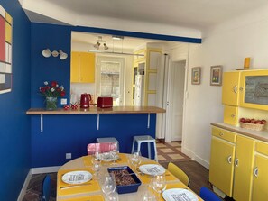 Dining - Gîte Carré Vintage: Play with time! House + garden, near Laon/Reims/A26 (Samoussy)