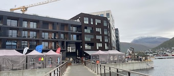 Arctic Skyview Retreat in Tromso - With Parking