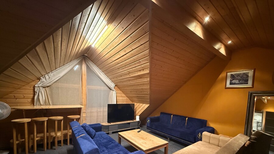 Arctic Skyview Retreat in Tromso - With Parking