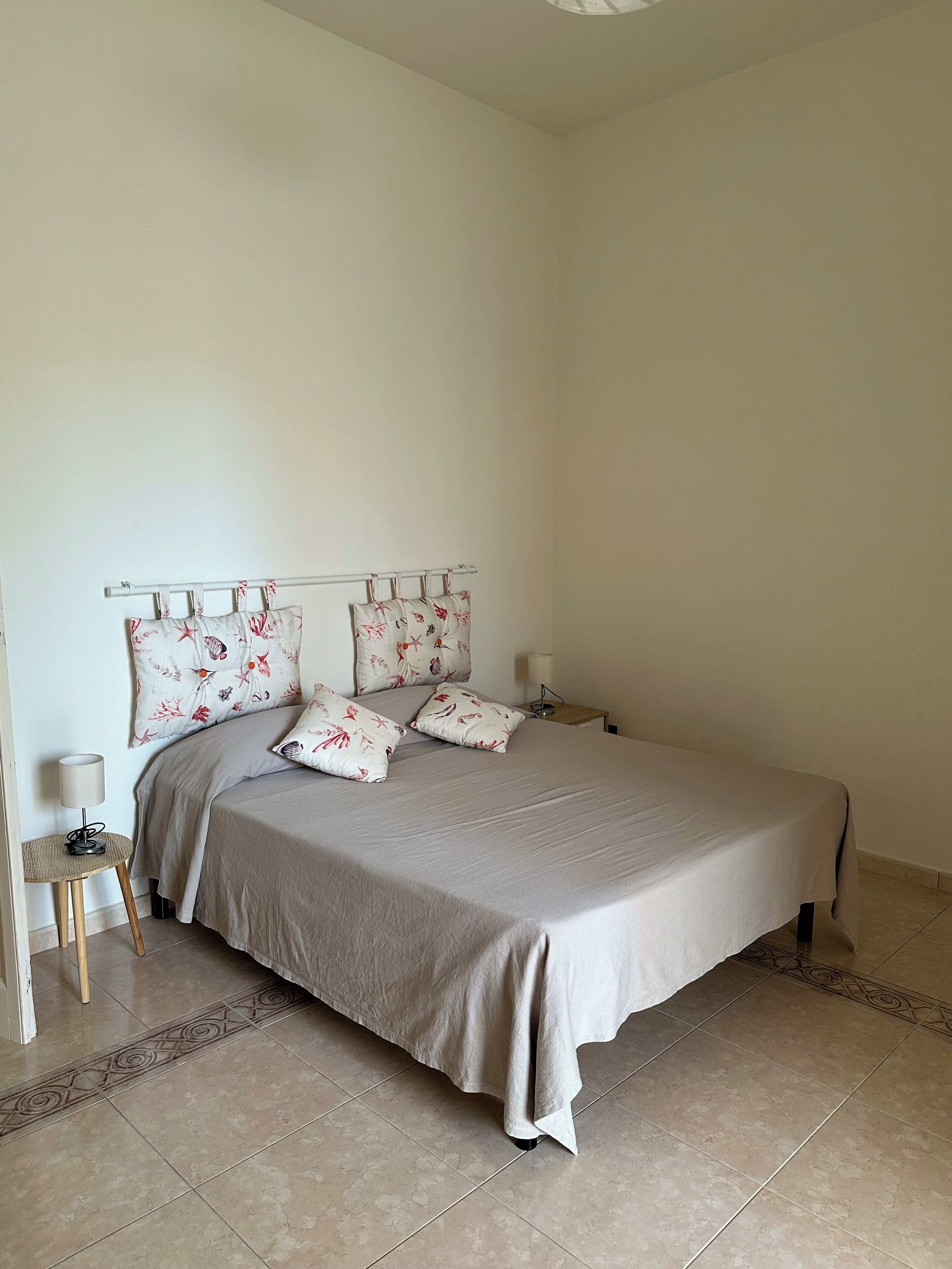 2 chambres, fer et planche à repasser, lit parapluie, Wi-Fi gratuit