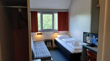 Basic Single Room, Garden View | Free WiFi, bed sheets