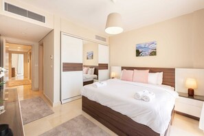 Luxe 3BDR w/ Private Rooftop Jacuzzi & Beach Access (M1-7B-22) | 17 多间卧室、笔记本电脑工作区、熨斗/熨衣板、床单