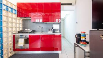 Réfrigérateur, grille-pain