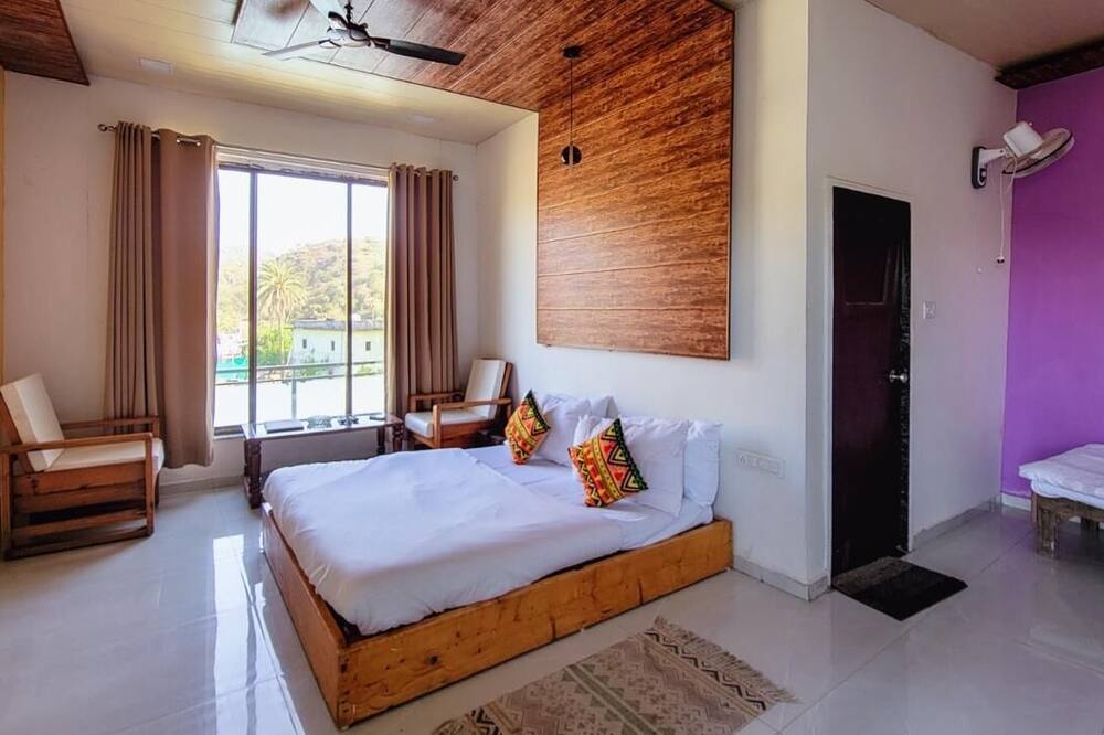 Rudraksh Inn