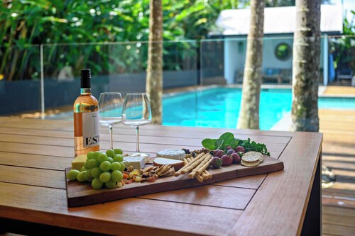 Luxury Estate, Pool & Pet Friendly l Nova Escapes