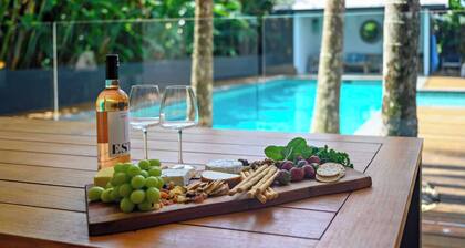 Luxury Estate, Pool & Pet Friendly l Nova Escapes