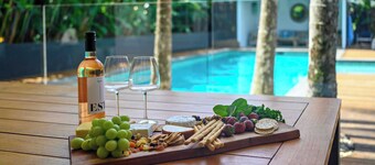 Luxury Estate, Pool & Pet Friendly l Nova Escapes