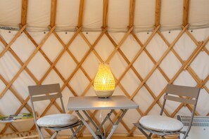 Dining - Cozy 28 m² yurt with stargazing view, barbecue area, and separate bathroom (Wald)