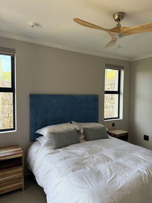 5 bedrooms, iron/ironing board, WiFi, bed sheets