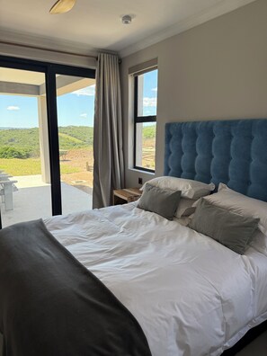 5 bedrooms, iron/ironing board, WiFi, bed sheets