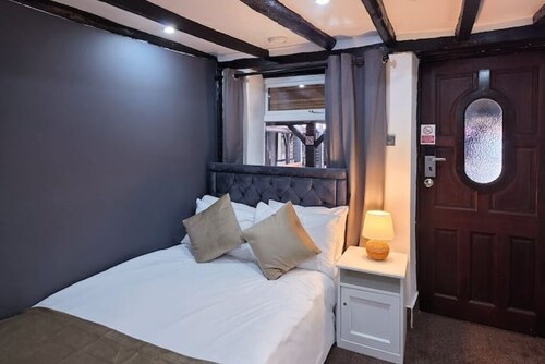 The Courtyard Lodge Room 2