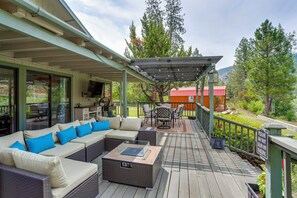 House (4 Bedrooms) | Front of property - Scenic Riverfront Escape w/ Sauna in Junction City (Junction City)
