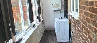 Lovely 3-Bed Home - 2 Baths - Garden - Parking - Ultrafast WiFi