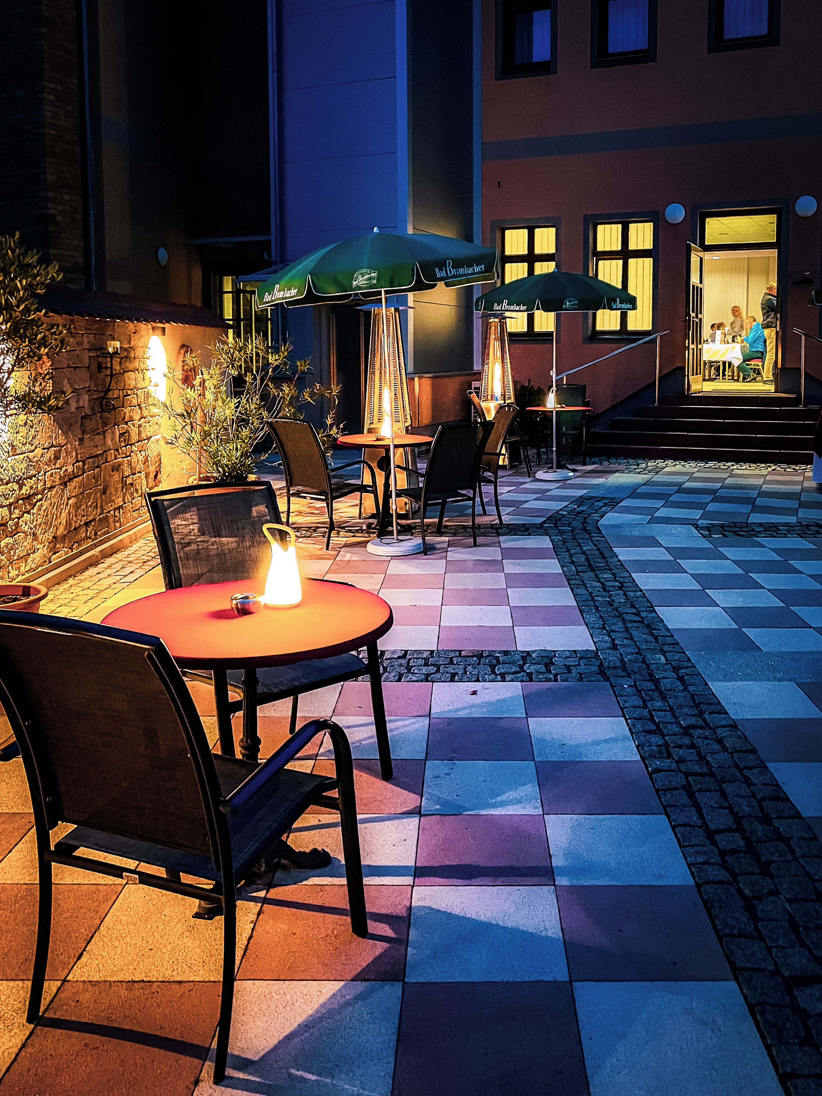 Tempat makan outdoor