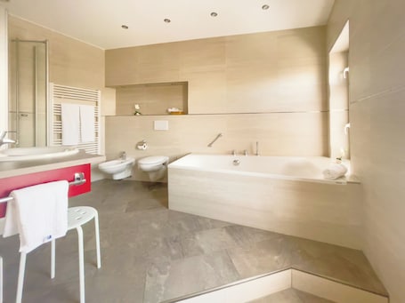 Superior Suite | Bathroom. Hotel Zur Alten Schmiede