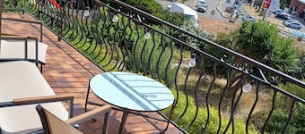 Superb first floor sea view house