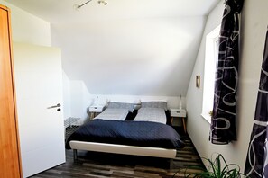 3 habitaciones, caja de seguridad en la habitación y escritorio 