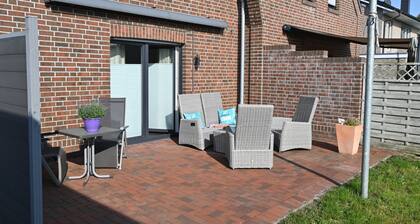 Ferienhaus zum Wohlfühlen mit Ausblick von der Terrasse auf Natursee