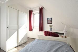 3 soverom, safe på rommet, skrivebord og strykejern/-brett