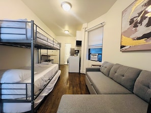 1 chambre, fer et planche Ă repasser, lit parapluie, Wi-Fi gratuit