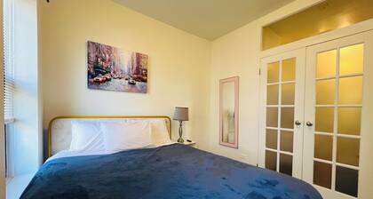 Modern Gem in Manhattan - Walk to Times Square + Broadway